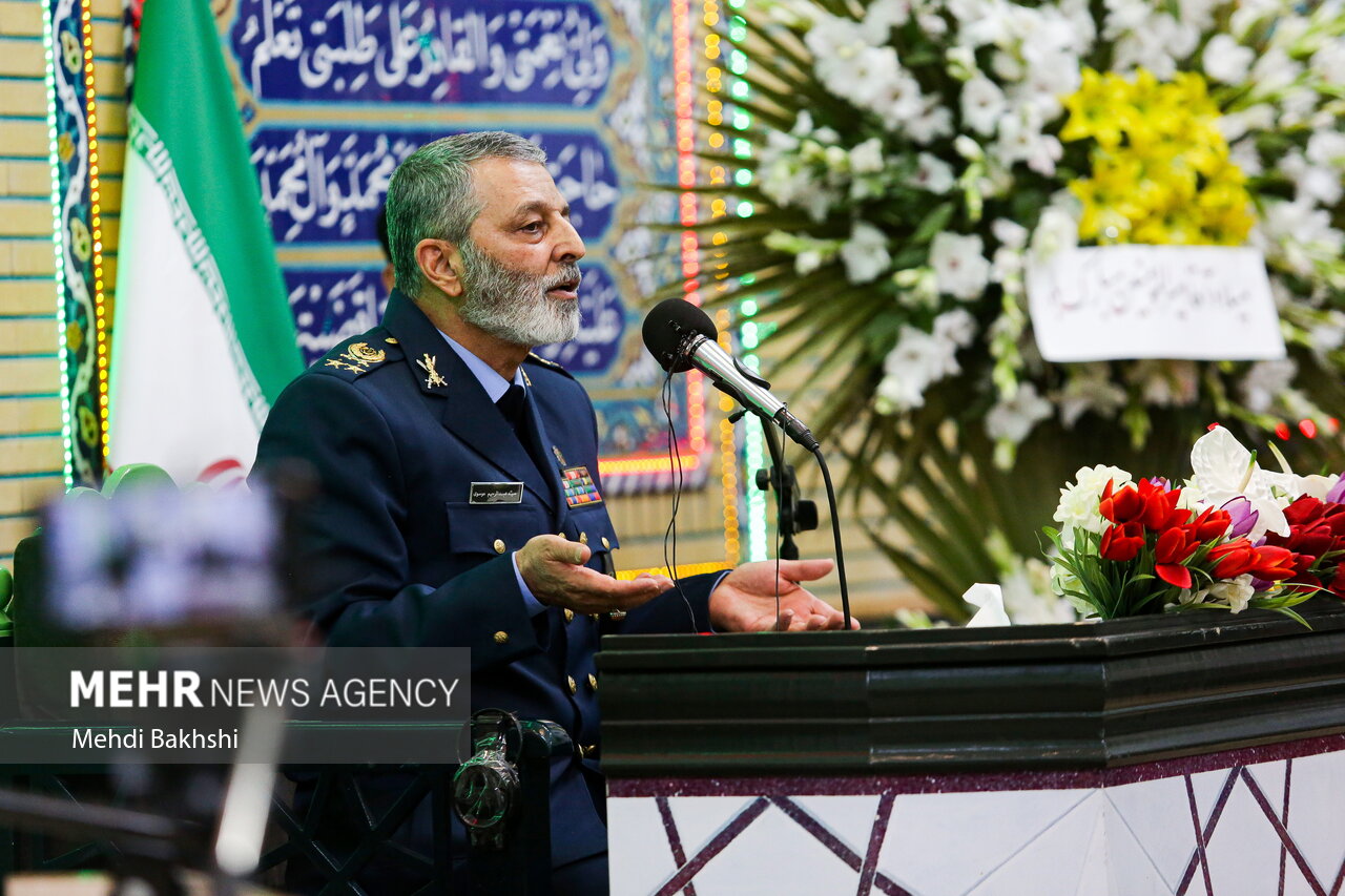 ۲۲ بهمن یکی از بزرگترین روزهای حیات تاریخ بشریت است