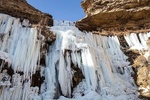 تصاویری شگفت انگیز از آبشار یخ زده زیبای خورخور در ارومیه