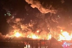 Train derailment causes massive fire in Ohio