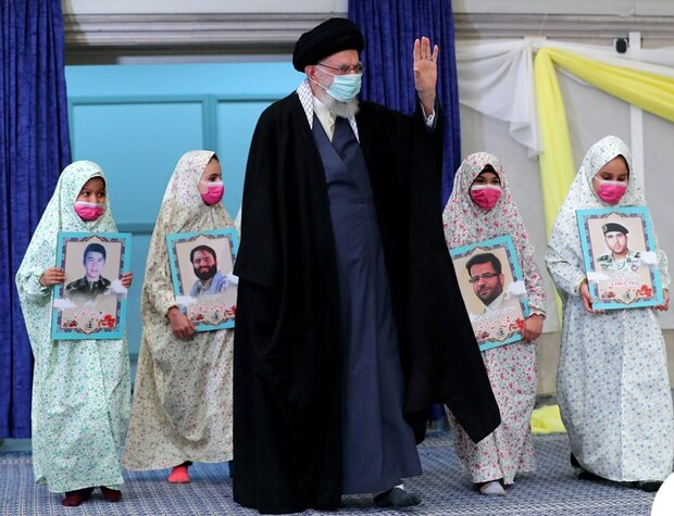 دقایقی پدر و دختری در بیت/ فرشتهها با خودشان رنگ آورده بودند!