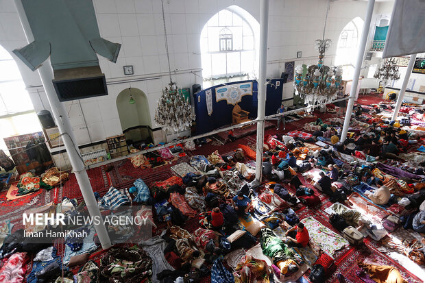 ہمدان کی جامع مسجد میں اعتکاف کی معنوی تقریب
