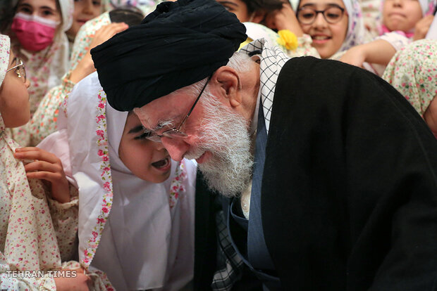 Leader attends Taklif Celebration for young school girls