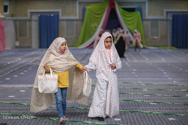 Leader attends Taklif Celebration for young school girls