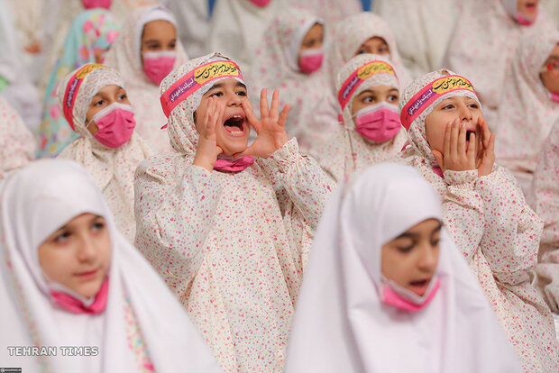 Leader attends Taklif Celebration for young school girls