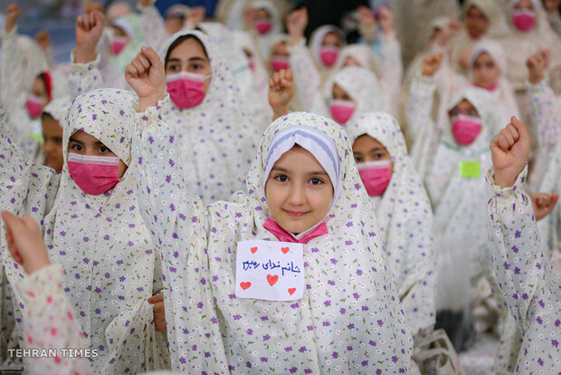 Leader attends Taklif Celebration for young school girls