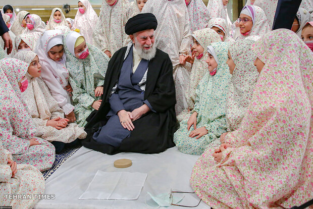 Leader attends Taklif Celebration for young school girls