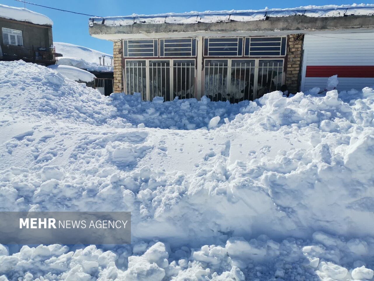 خسارت برف سنگین به ۳۰۰ واحد مسکونی فرسوده روستایی در اصفهان