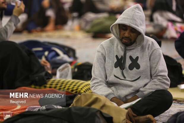 جانب من مراسم الاعتكاف بمسجد "جمكران" في قم المقدّسة