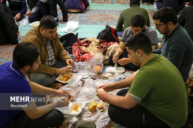 جانب من مراسم الاعتكاف بمسجد "جمكران" في قم المقدّسة