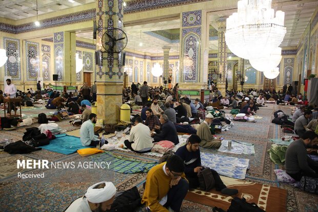 جانب من مراسم الاعتكاف بمسجد "جمكران" في قم المقدّسة