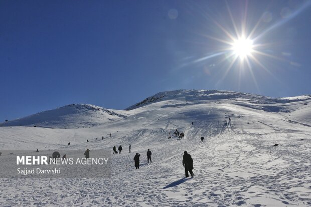 People enjoy snow sports in Lorestan province
