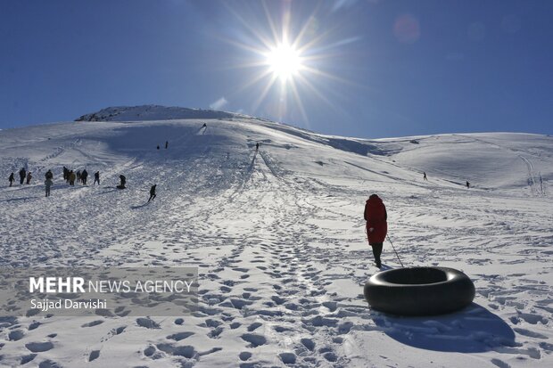 People enjoy snow sports in Lorestan province
