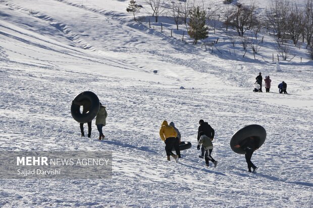 People enjoy snow sports in Lorestan province
