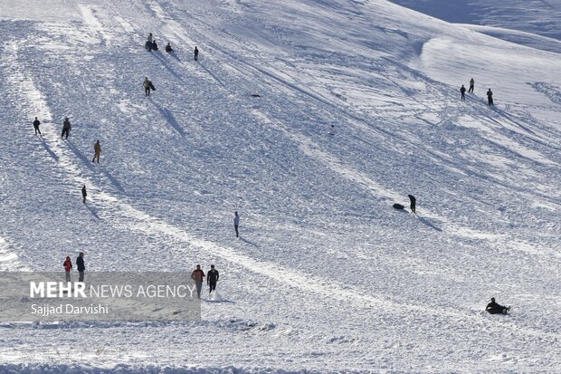 People enjoy snow sports in Lorestan province
