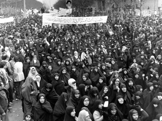 انقلاب اسلامی تقویت نقش اجتماعی و کرامت انسانی به بانوان عطا کرد