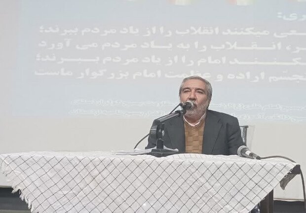 دشمن امروز از طریق جنگ شناختی در پی ضربه زدن به نظام است دشمن امروز از طریق جنگ شناختی در پی ضربه زدن به نظام است