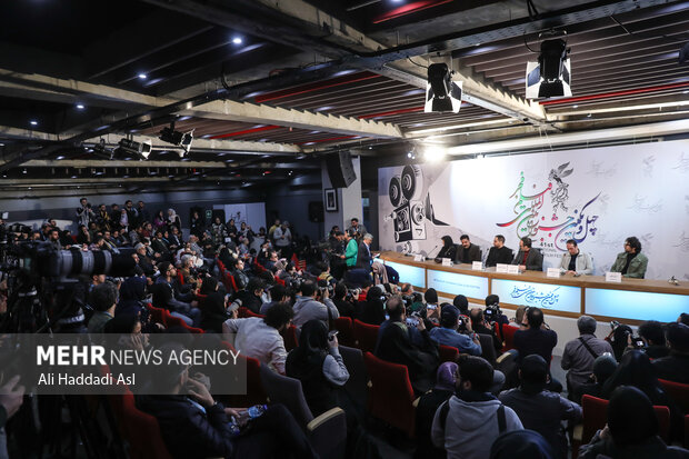 کارگردانی که بدون فیلم هم در «فجر» هست!/کسی از بازیگران خبر دارد؟