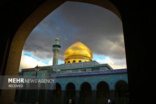 دختر علی (ع) به وقت خطابه خواندن علیست؛ بازآ بخوان خطابه که شمشیر حیدری