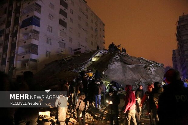 ساعاتی پیش زمین‌لرزه بزرگی مناطق جنوبی ترکیه و شمال سوریه را به شدت لرزاند. خبرگزاری فرانسه به نقل از مؤسسه لرزه‌نگاری آمریکا شدت این زمین لرزه را ۷.۹ ریشتر و در جنوب ترکیه اعلام کرده است
