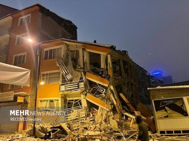 ساعاتی پیش زمین‌لرزه بزرگی مناطق جنوبی ترکیه و شمال سوریه را به شدت لرزاند. خبرگزاری فرانسه به نقل از مؤسسه لرزه‌نگاری آمریکا شدت این زمین لرزه را ۷.۹ ریشتر و در جنوب ترکیه اعلام کرده است