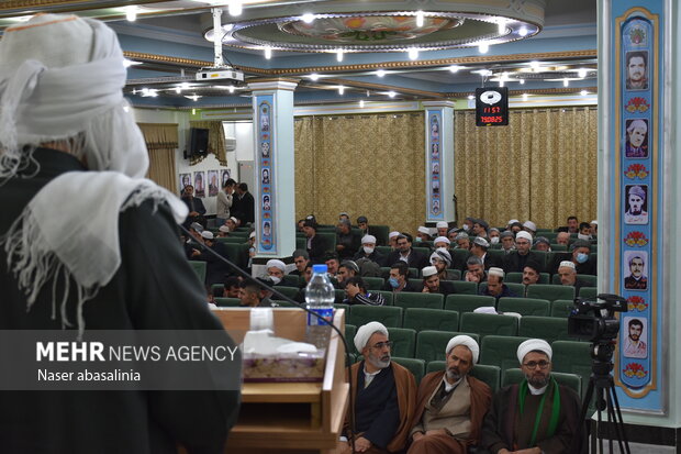 گردهمایی روحانیون و طلاب اهل سنت و اهل تشیع کردستان