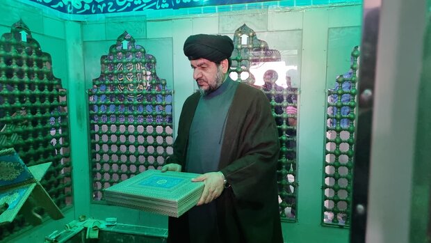  ضریح مطهر امامزاده سلیمان بن علی (ع) گناوه غباروبی شد