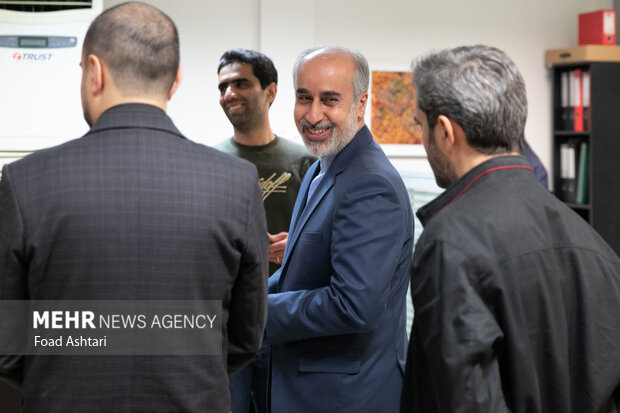متحدث الخارجية يزور مقر وكالة مهر للأنباء في العاصمة طهران