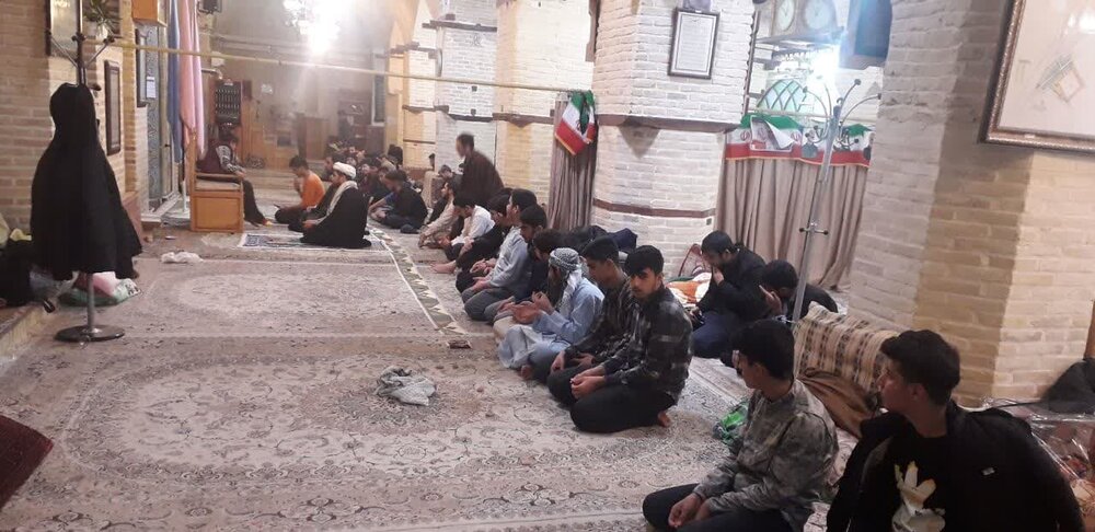 تمرین مسئولیت پذیری اجتماعی نوجوانان کرمانشاهی در اعتکاف