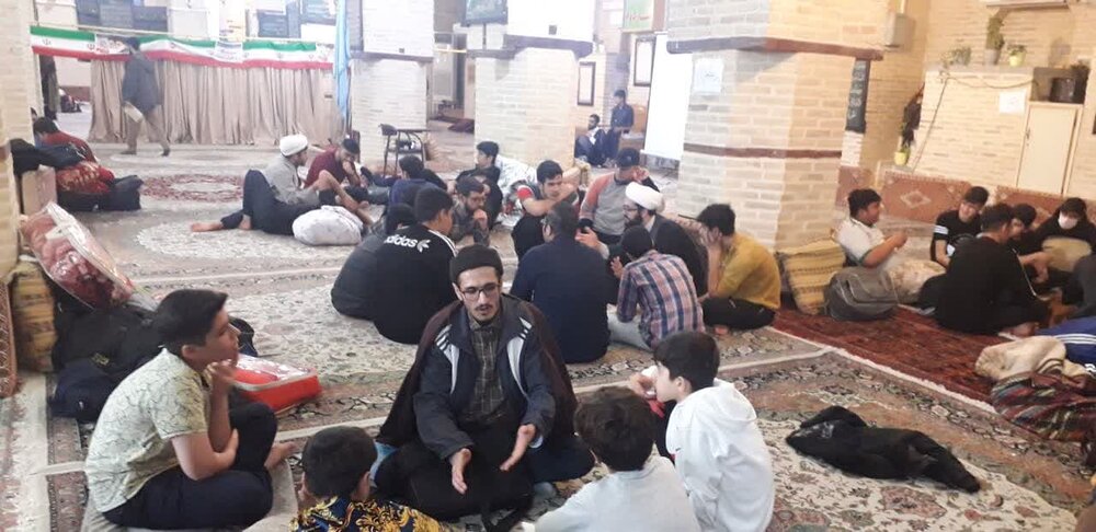 تمرین مسئولیت پذیری اجتماعی نوجوانان کرمانشاهی در اعتکاف