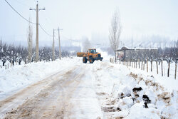 برف و کولاک ۲ محور مواصلاتی استان سمنان را مسدود کرد