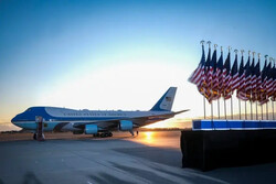 Intruder breaks into US Air Force One facility