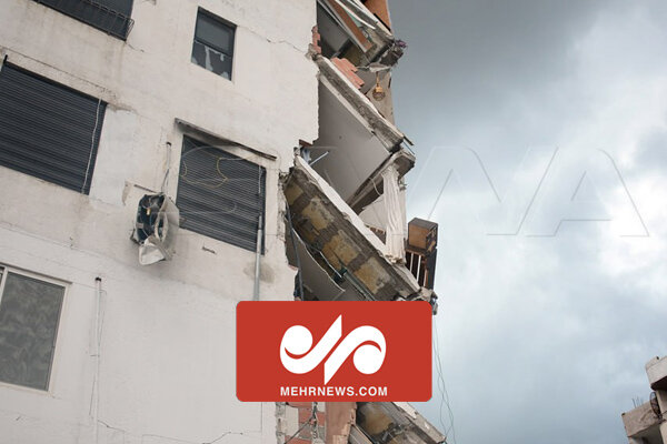 لحظه هولناک ریزش یک ساختمان ۱۲طبقه هنگام وقوع زلزله در ترکیه