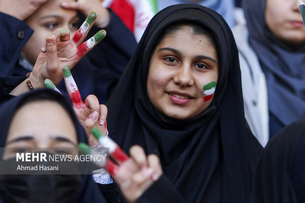 30 ہزار سے زائد طالبات کی موجودگی میں جشن انقلاب
