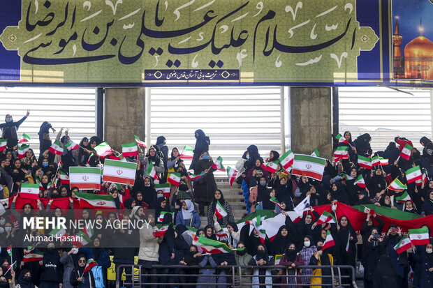 جشن بزرگ دختران دهه هشتادی انقلاب در <a href='https://sayeb.ir/tag/%d9%85%d8%b4%d9%87%d8%af'>مشهد</a>