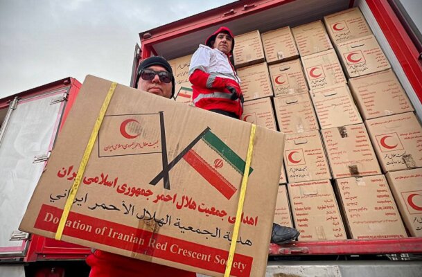 İran'da Türkiye ve Suriye için yardım kampanyası