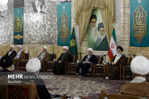 دیدار رئیس مجمع تشخیص با علمای مشهد