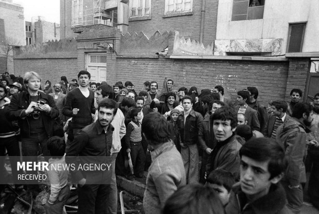 ازهاری خیال کرده بود شمیران مال خودش است/آنجا که تانکها کم آوردند