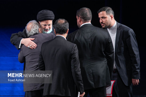 حجت الاسلام سید ابراهیم رئیسی رئیس جمهور 
 در مراسم چهلمین جایزه کتاب جمهوری اسلامی ایران  حضور دارد