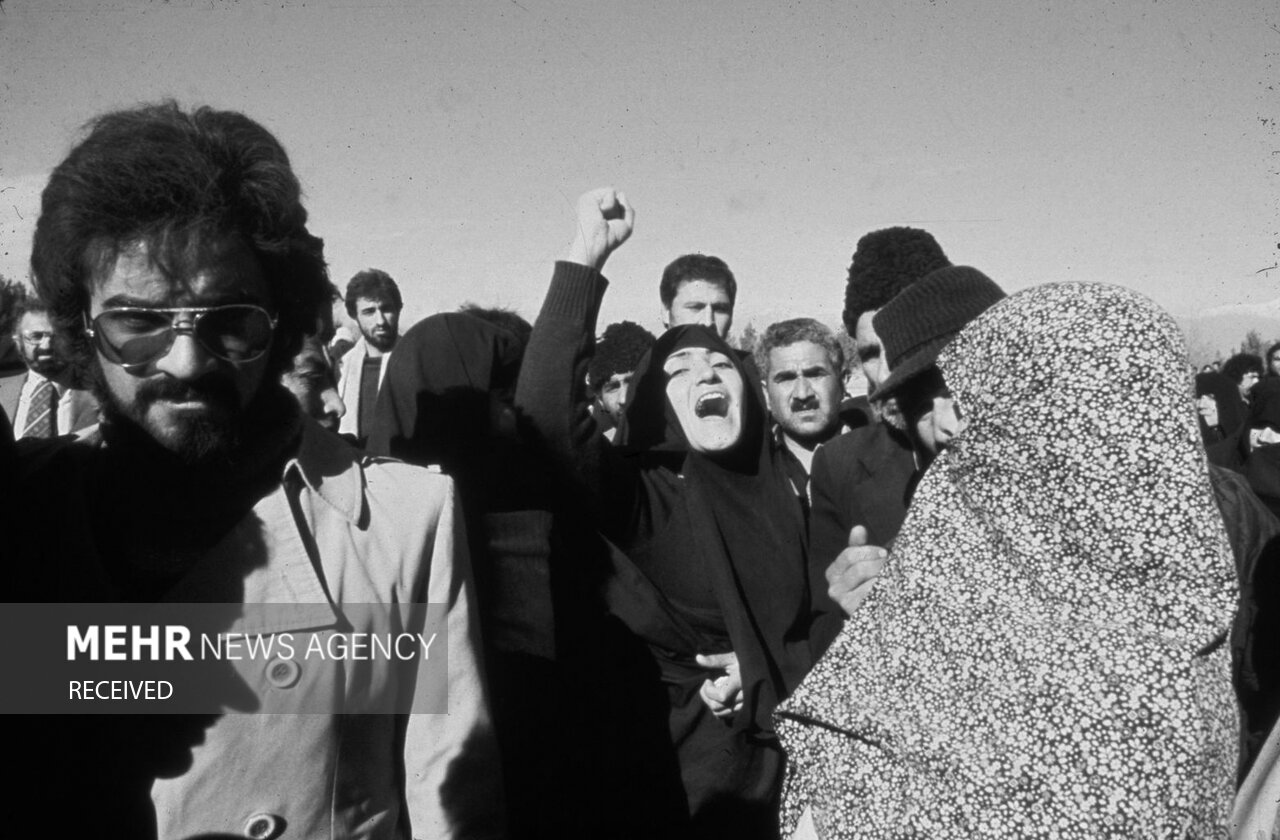 دوازدهم بهمن ۵۷؛ رویدادی کلیدی و سرنوشتساز در تاریخ معاصر دوازدهم بهمن ۵۷؛ رویدادی کلیدی و سرنوشتساز در تاریخ معاصر