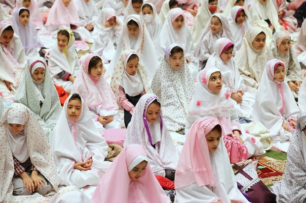 جشن تکلیف ۱۳۵۷ دانش آموز دختر گرگانی برگزار شد