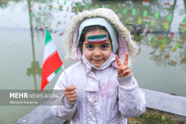 ۲۵ غرفه کودک و نوجوان در راهپیمایی ۲۲ بهمن در همدان 