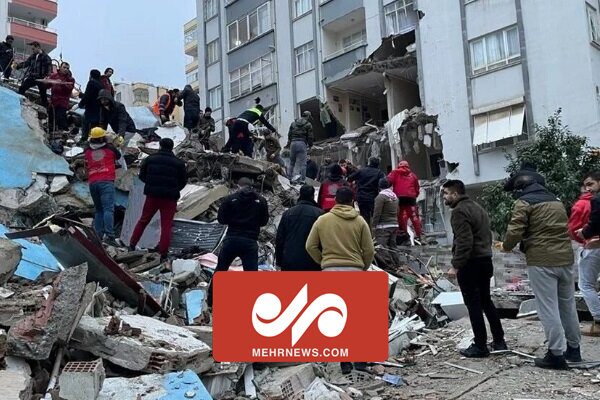 İran'dan Türkiye'ye yardımlar sürüyor İran'dan Türkiye'ye yardımlar sürüyor