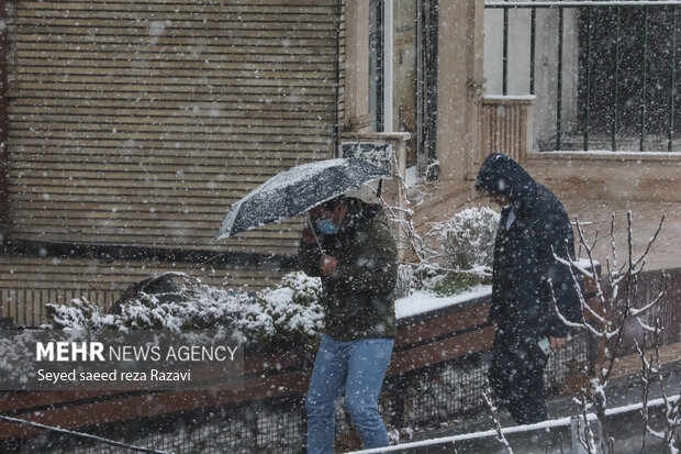 شن‌های تهران جوابگوی حجم برف نیست 