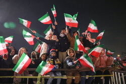 ملت ایران افتخارات بزرگی را با پرچم ایران رقم زده اند