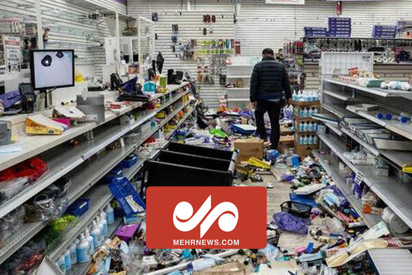 هجوم شهروندان ترکیه به فروشگاه‌ها برای تأمین مواد غذایی!