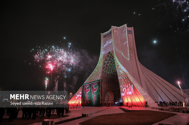 ایران میں جشن آزادی عروج پر،آزادی ٹاور پر نور افشانی
