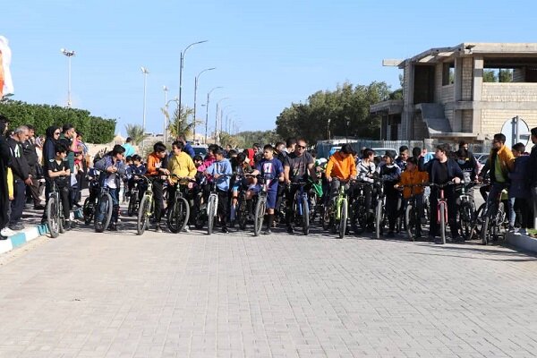 حمایت کاروان دانش آموزان دوچرخه‌ سوار اسفراینی از محور مقاومت