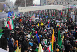 شعارها و پلاکاردهای جدید مردم در راهپیمایی ۲۲ بهمن
