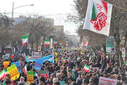 خروش اردبیلی‌ها در سالروز پیروزی انقلاب اسلامی/خیابان‌ها مملو از جمعیت شد