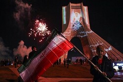 شوارع طهران مُبتهجة بالذكرى ال44 على انتصار الثورة الإٍسلامية